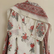 Sleeve lace and dupatta border detail